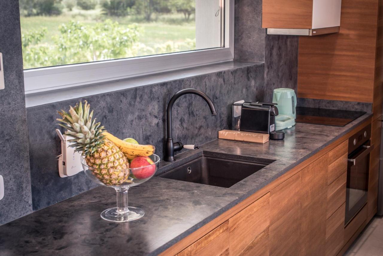 Varko Luxury Suites Paleros Dış mekan fotoğraf